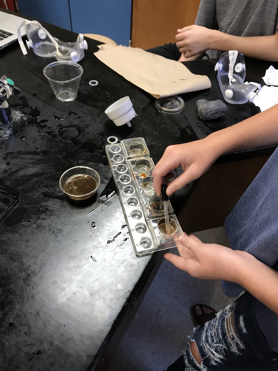 MrsAlcorn2018's tweet photo. Studying Materials Scientifically. First lab of the year! @YorktownMS #STEM https://t.co/Dz6aT2cmkh