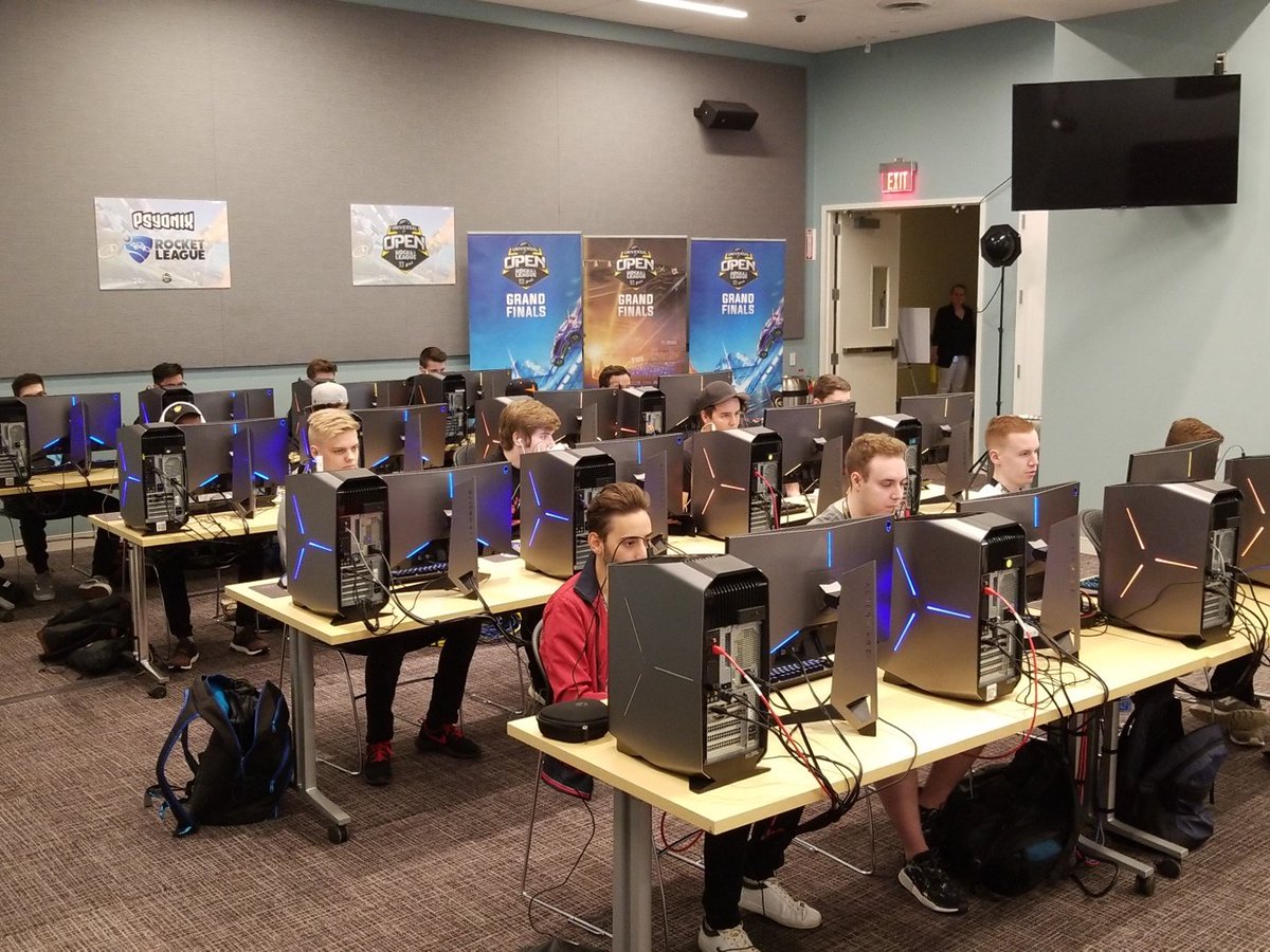Elisaberryyy's tweet photo. The quiet before the storm. Grand Finals teams! @UniversalOpen #myrocketleaguebabies #UniversalOpen https://t.co/rHb6ggg4AS