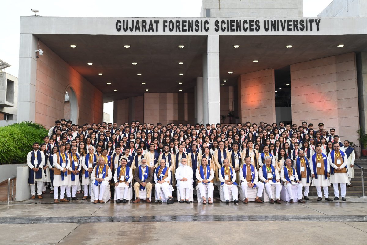 narendramodi's tweet photo. Addressed the convocation of the Gujarat Forensic Sciences University.

It was wonderful being among bright young minds, who pursued a line of study that is of great importance in this day and age. Congratulations to those graduating. 

Here is my speech. https://t.co/Led3z4TOVr https://t.co/O7nvbe2E89
