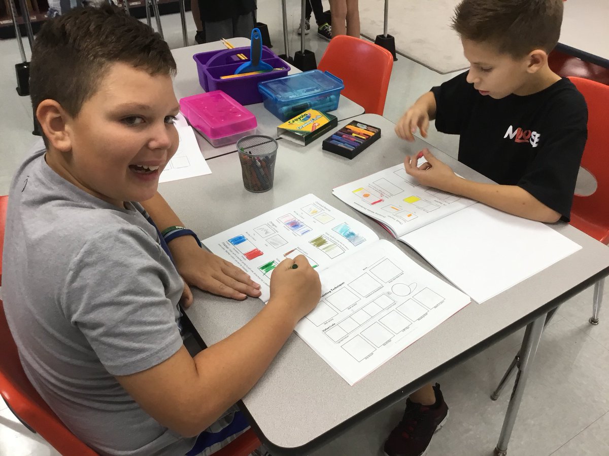 PetersJonelle's tweet image. Experimenting with drawing media and technology. #pisdcreatesart