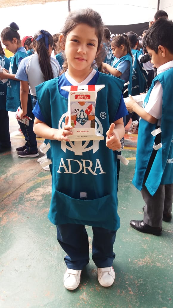 Ciarave's tweet image. Alumnos de la @IEAElPorvenir comprometidos con @adraperu en Colecta Pública Nacional AUXILIO para DESASTRES Y acciones solidarias. Por que somos un #PerúSolidario 👍y aún #LoMejorEstáPORVENIR