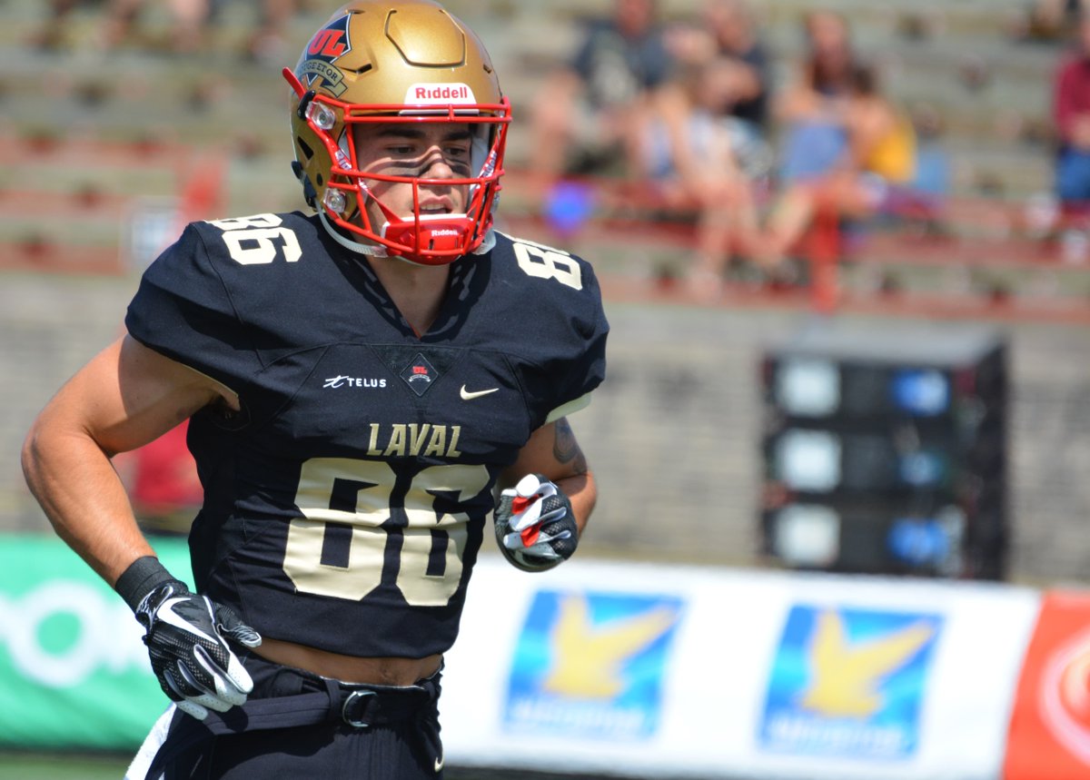 CharlesLalande_'s tweet image. Prometteur, Vincent Forbes-Mombleau demeure très humble à ses débuts avec le @rougeetor

«Quand il y a des joueurs comme @PivinMarc ou Jonathan Breton-Robert dans un vestiaire, tu n’arrives pas ici avec la grosse tête, tu prends ton trou!»

bit.ly/2w7empf