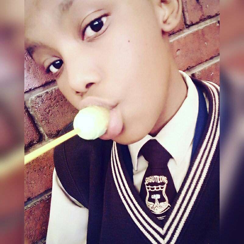 KgethangFlora's tweet image. #School 💃👀👂