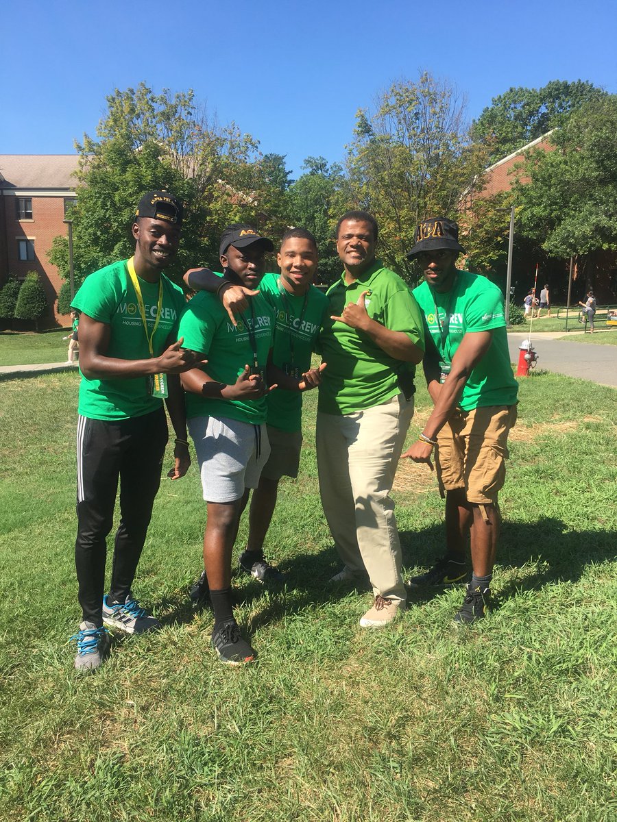 The men of <a href="/IotaAlpha1906/">Iota Alpha</a> helping out on move in day....’06 <a href="/APAXAL/">APAXAL</a>