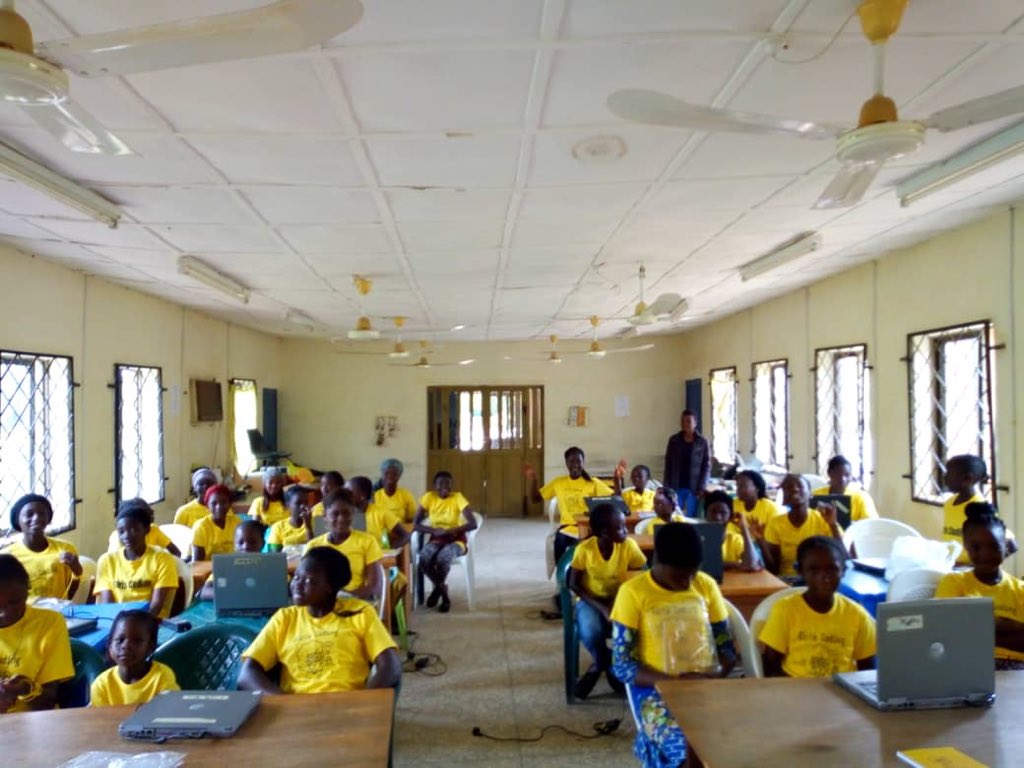 Pearls_Africa's tweet image. #GirlsCoding Jos - Plateau State! empowering children of police officers in technology skills towards a great future! We are super excited - Just as their fathers endeavor to make the world a better place, it’s our heart desire that their children’s future is secured. 🙏🏾
