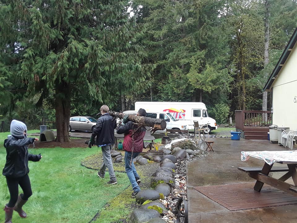 CityGatesOly's tweet photo. We want to thank Chinook Middle School for helping City Gates Ministries this past Spring for cleaning our ministry trucks, cutting black berry bushes, etc! They completed over 100 hours in tasks that otherwise would have weighed on the ministry. You kids.. ROCk!!!!! :-) https://t.co/yYGw7Won8O