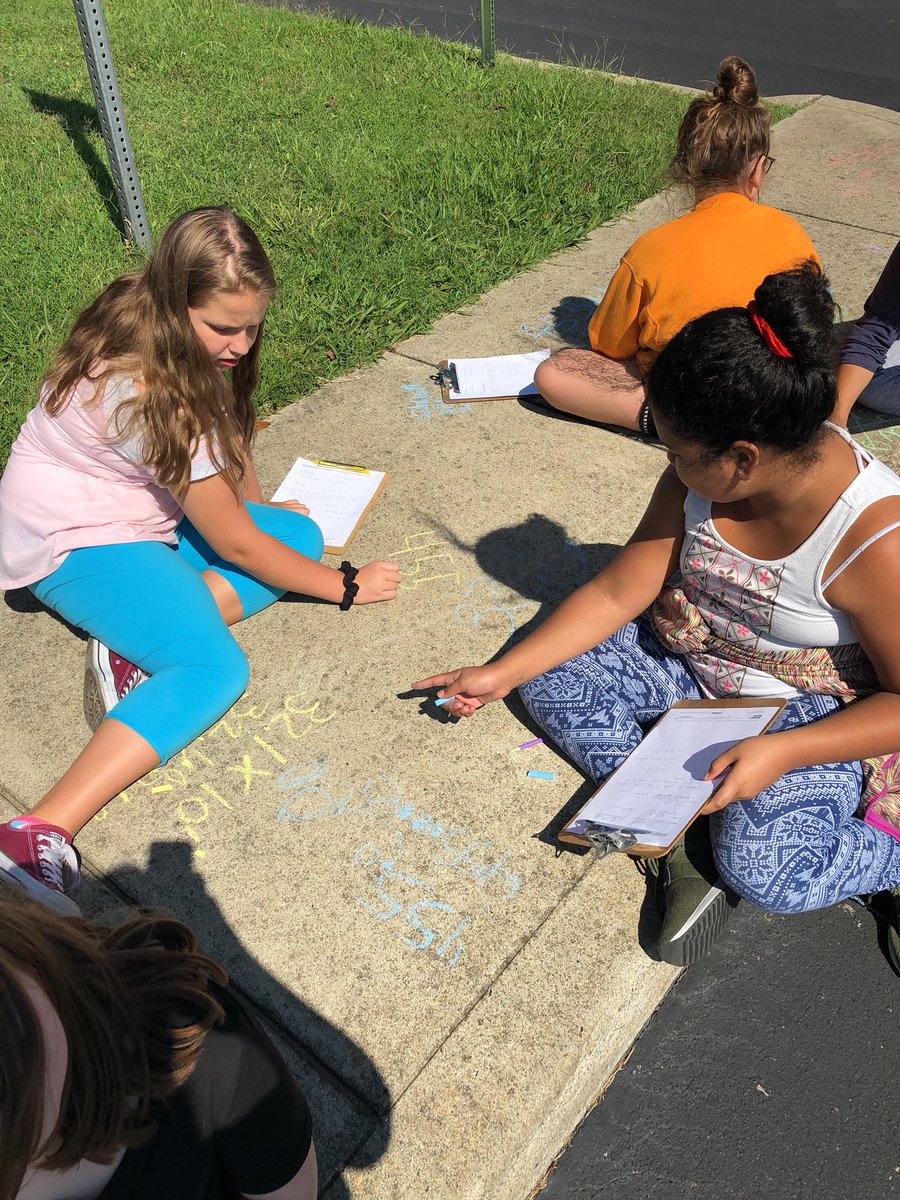 MrsAbney6th's tweet image. A little math outside today! It is beautiful! #mathoutside #creeklife #sce