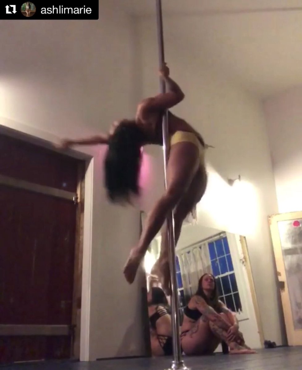 PoleMamas tweet media