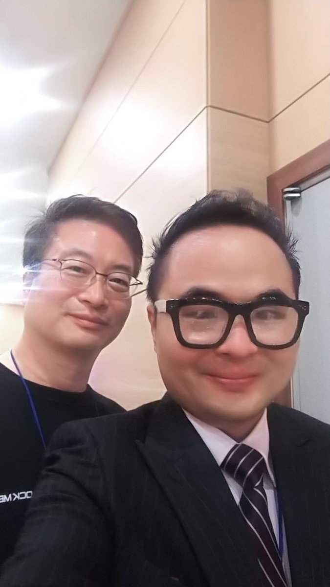 Ubex_AI's tweet photo. Ubex Blockchain Advisor Mickey Choi with Block Media Vice-president Jinkeol Kim on the Blockfesta 2018 in Seoul, Korea. 
#ubex #advertising #roadshow #seoul #eth #korea  #artificialintelligence #btc #blockmedia https://t.co/EE0oo2LUmQ