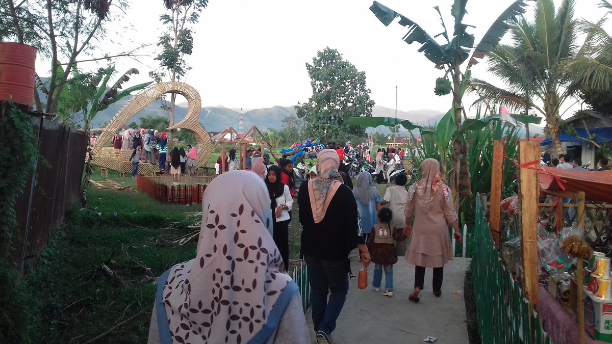 AfrizalDesa's tweet photo. Lokasi wisata usaha Bumdes Desa Koto Beringin Kecamatan Hamparan Rawang semakin hari semakin rame dikunjungi
#ManfaatDanaDesa 
#BersamaMembangunDesa
@jokowi  @EkoSandjojo  @taufikmadjid71  @fachrilabalado https://t.co/1cj97JZneL