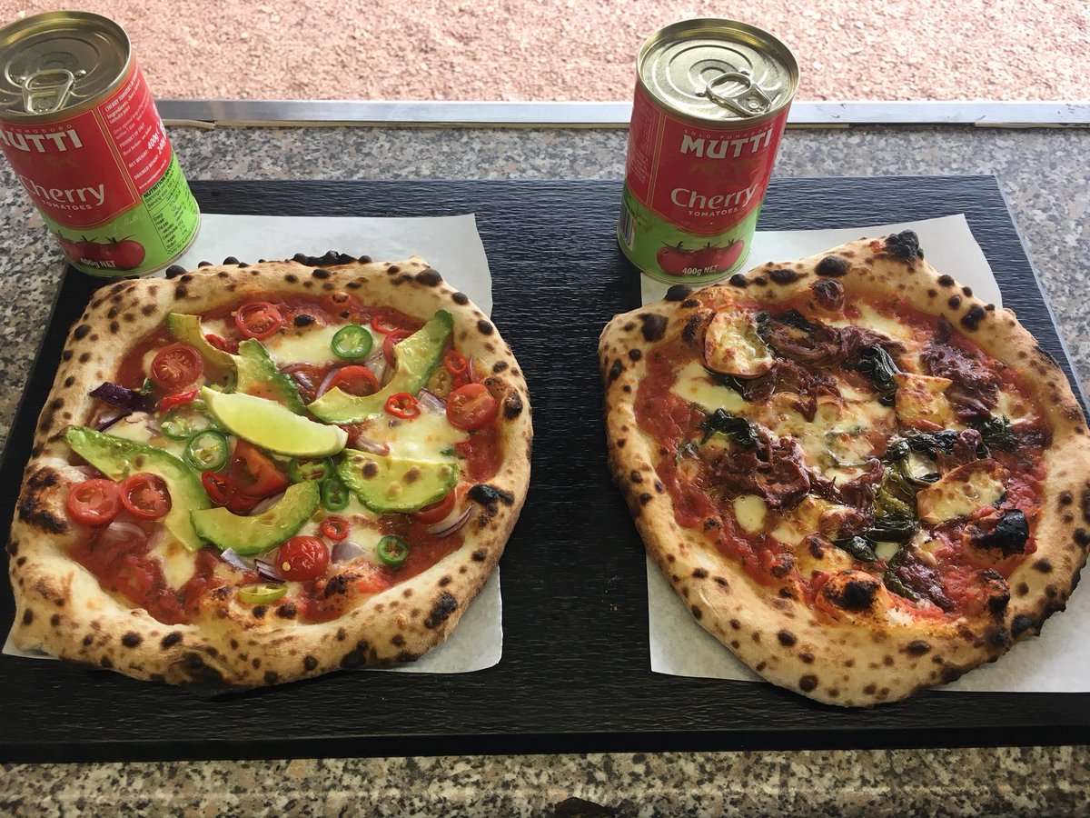 skyparkHQ's tweet photo. It's #FeastThursday at @skyparkHQ ! Head along to #Finnieston square for a tasty wood-fired #pizza - from @WanderersKnead ๐๐๐ https://t.co/Y5mcyQ2Ucj