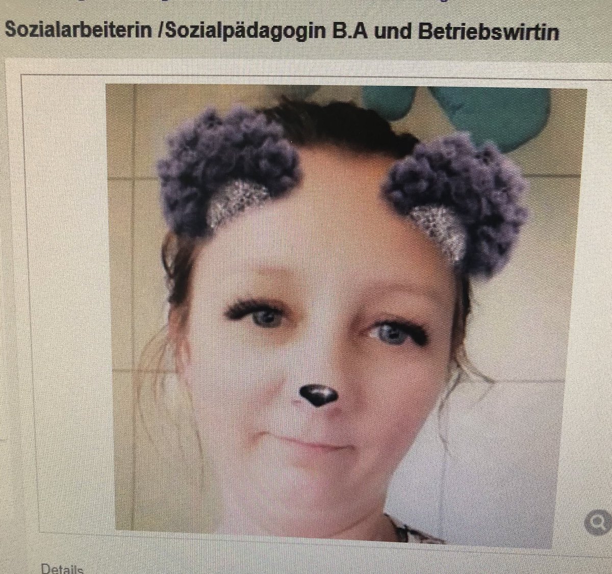 hagen_carsten's tweet photo. Bei EBay Kleinanzeigen. Angelika sucht neuen Job. Sozialpädagogin, Erfahrung mit Umas. Bei diesen Fotos muss das klappen. 🤕 https://t.co/KMzMqmv0M4