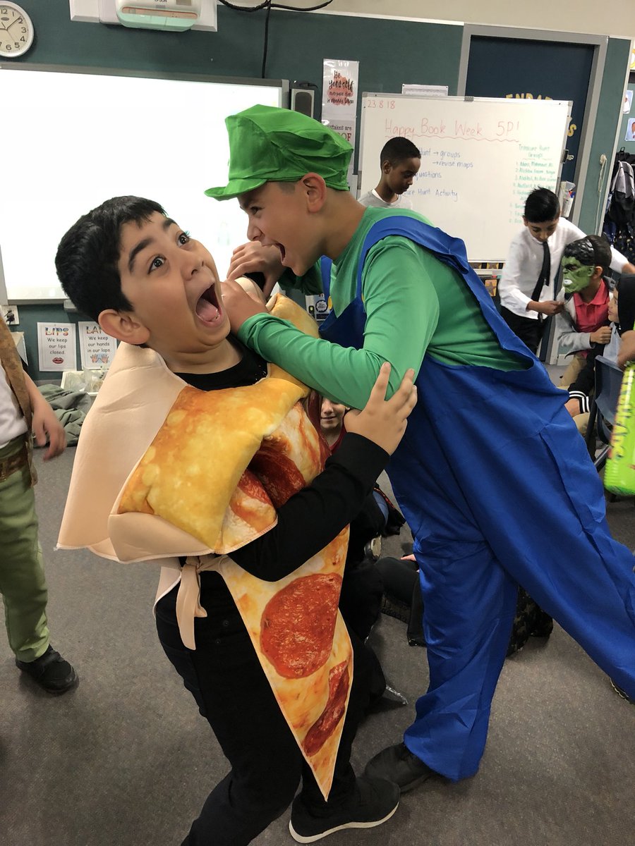 DiBiasiJana's tweet photo. What a great day celebrating a love of literature! Students in 5P thoroughly enjoyed participating in the ANPS treasure hunt! #bookweek18 @AuburnNthPS https://t.co/LPhOsZgw0T