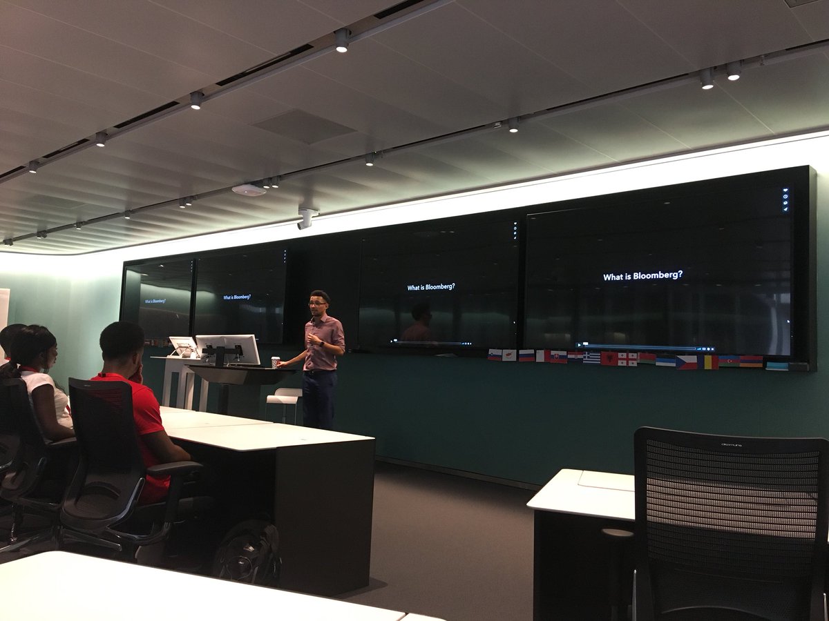 SKclwp's tweet photo. Day: 4 of the Sutton Trust summer school ➡️ The Business Stream spend the morning gaining an insight into the Data-driven, Collaborative and Smart-speed organisation that is @Bloomberg #TrustKings @KCLWP https://t.co/PI2ZENnNwG