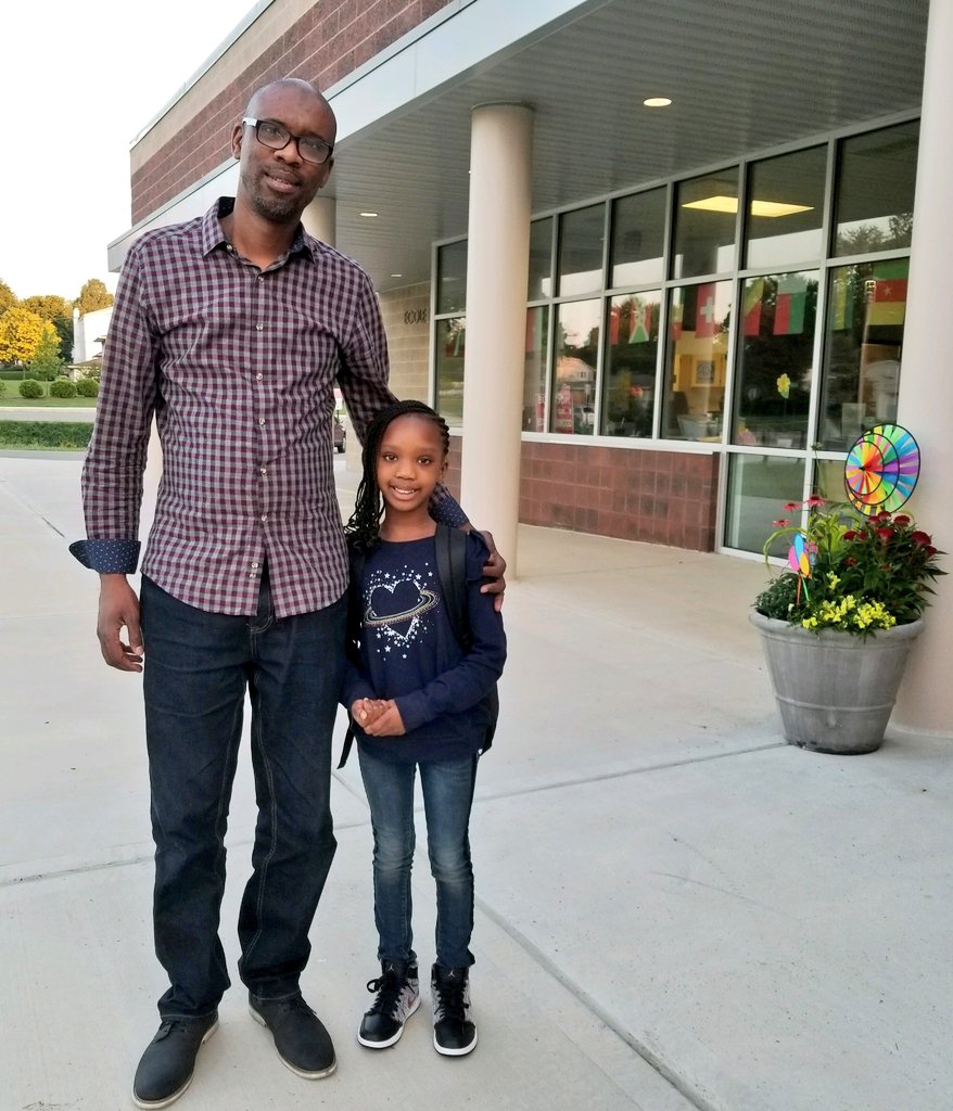 ColsCitySchools's tweet image. Bonjour! The team at Ecole Kenwood French Immersion are ready for #FirstDayCCS.