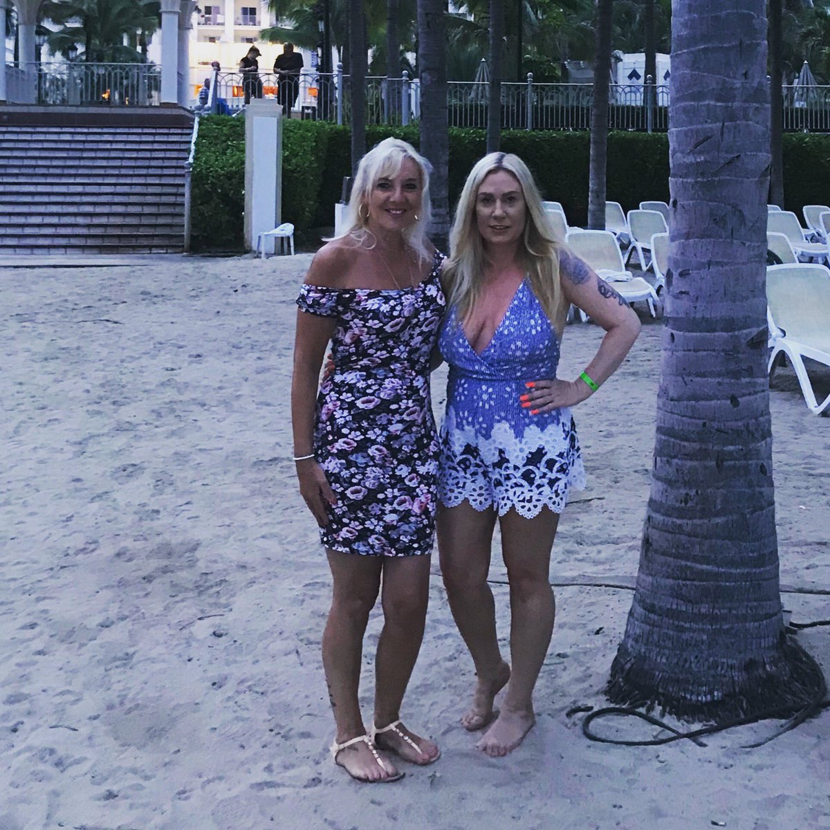 lisa_whitmore's tweet photo. Amazing holiday in #Mexico #PuertoVallarta #Tui #Tuicares great holiday from beginning to end 😀 #sunset #beach https://t.co/PVlOsfdZ0S