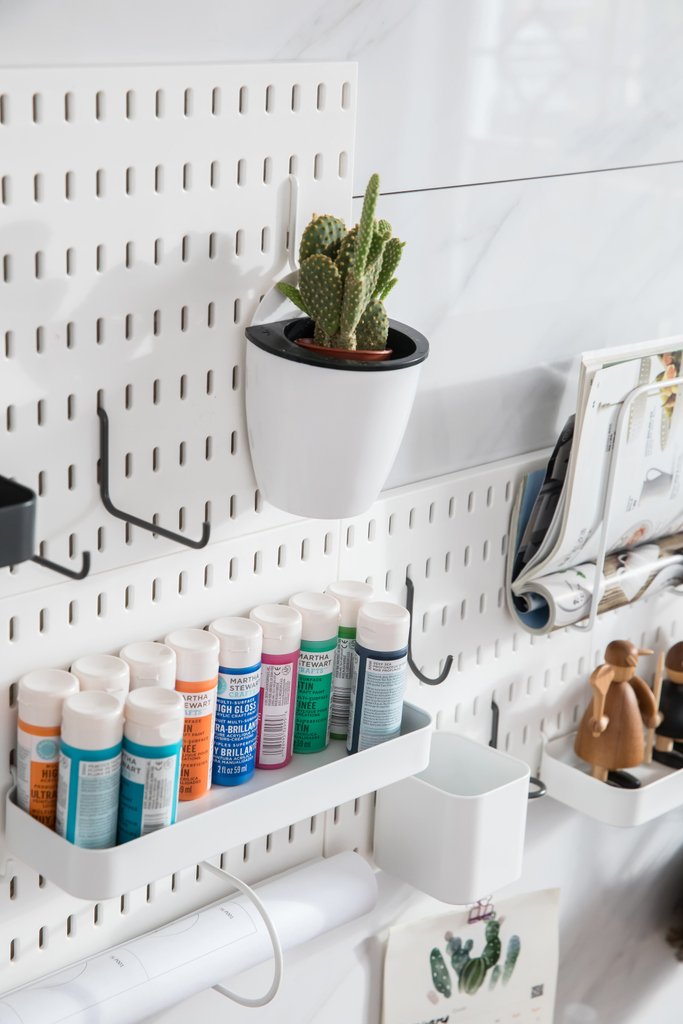 iweshine's tweet image. Pegboards are simple accessories, often used in areas such as offices. However, they’re considerably more versatile than that and the pegboard system can be applied to numerous other structures and functions.  #childrensinteriors #handmade #pasteldecor #kmartstyling #decorforkids