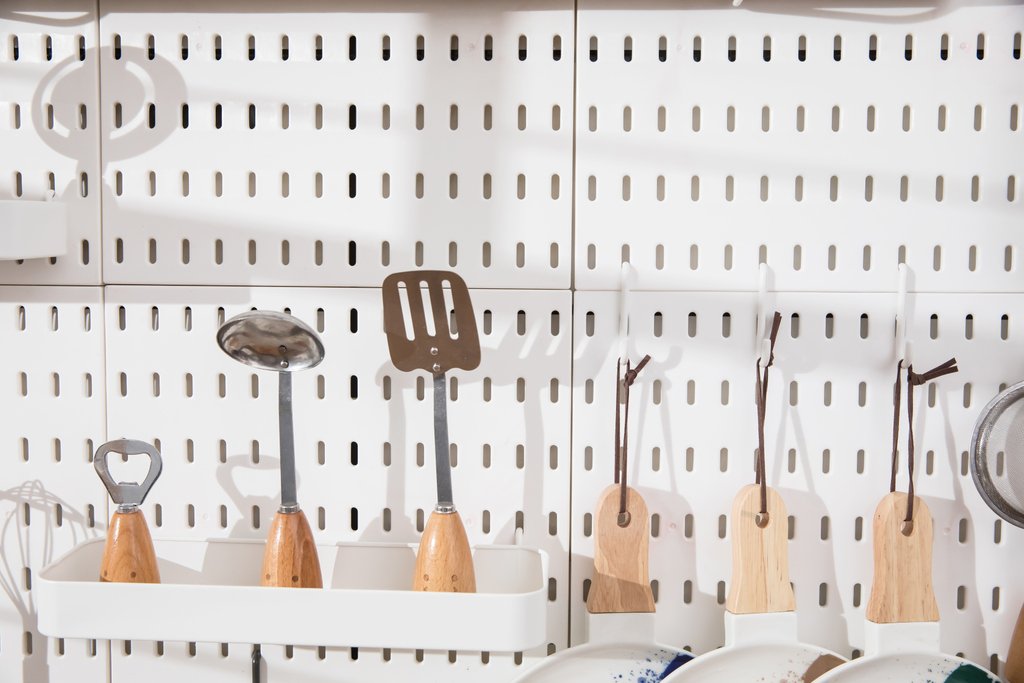 iweshine's tweet image. Pegboards are simple accessories, often used in areas such as offices. However, they’re considerably more versatile than that and the pegboard system can be applied to numerous other structures and functions.  #childrensinteriors #handmade #pasteldecor #kmartstyling #decorforkids