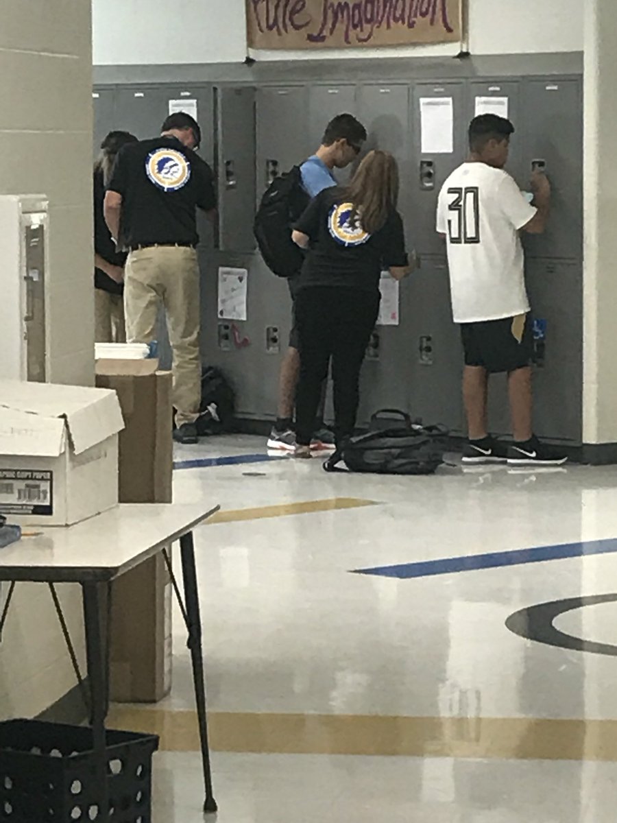 MJHSBarr's tweet photo. Learning how to use our lockers the first couple of days of school. The hard part is remembering our combination. #thestruggleisreal #remembermycombination #newroutine @MJHSConnaughton #rightleftright https://t.co/loB4QMBU0P