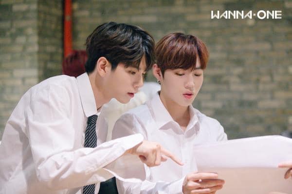 NguyenLINH_SODA's tweet photo. @WannaOne_twt l 1st Anniversary Special <Thanks Cafe>
Phục vụ mà đẹp trai như thế thì chưa kịp uống gì đã xỉu rùi
#WannaOne #워너원 #1stAnniversary #ThanksCafe #워너원과_함께한_일년_고마워 #Happy_Wannaone_Day
Link: https://t.co/lU8W8vfoGj https://t.co/GmSjnf0DJ6