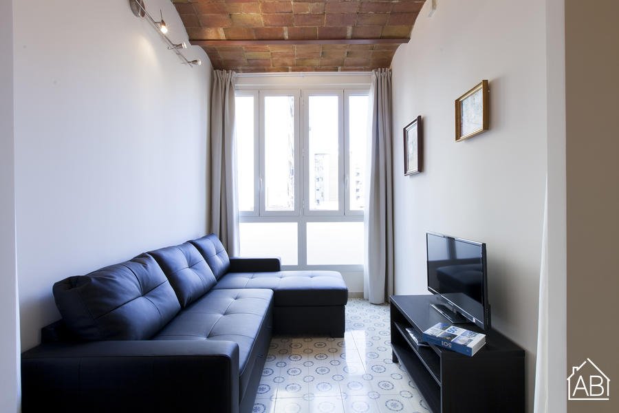 ApartmentBCN's tweet photo. Apartment of the Week!
Just steps away from the nearest metro, this beautiful two bedroom apartment is perfect for those who want to see all that the city has to offer!
Apartment Reference Number: 2098
#ABLocalExperts https://t.co/1EGSGeAXPj