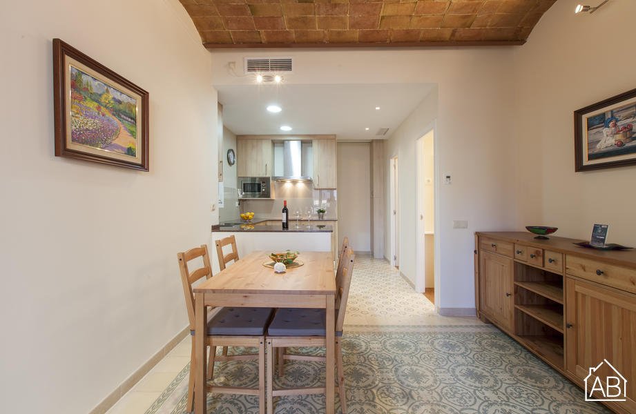 ApartmentBCN's tweet photo. Apartment of the Week!
Just steps away from the nearest metro, this beautiful two bedroom apartment is perfect for those who want to see all that the city has to offer!
Apartment Reference Number: 2098
#ABLocalExperts https://t.co/1EGSGeAXPj