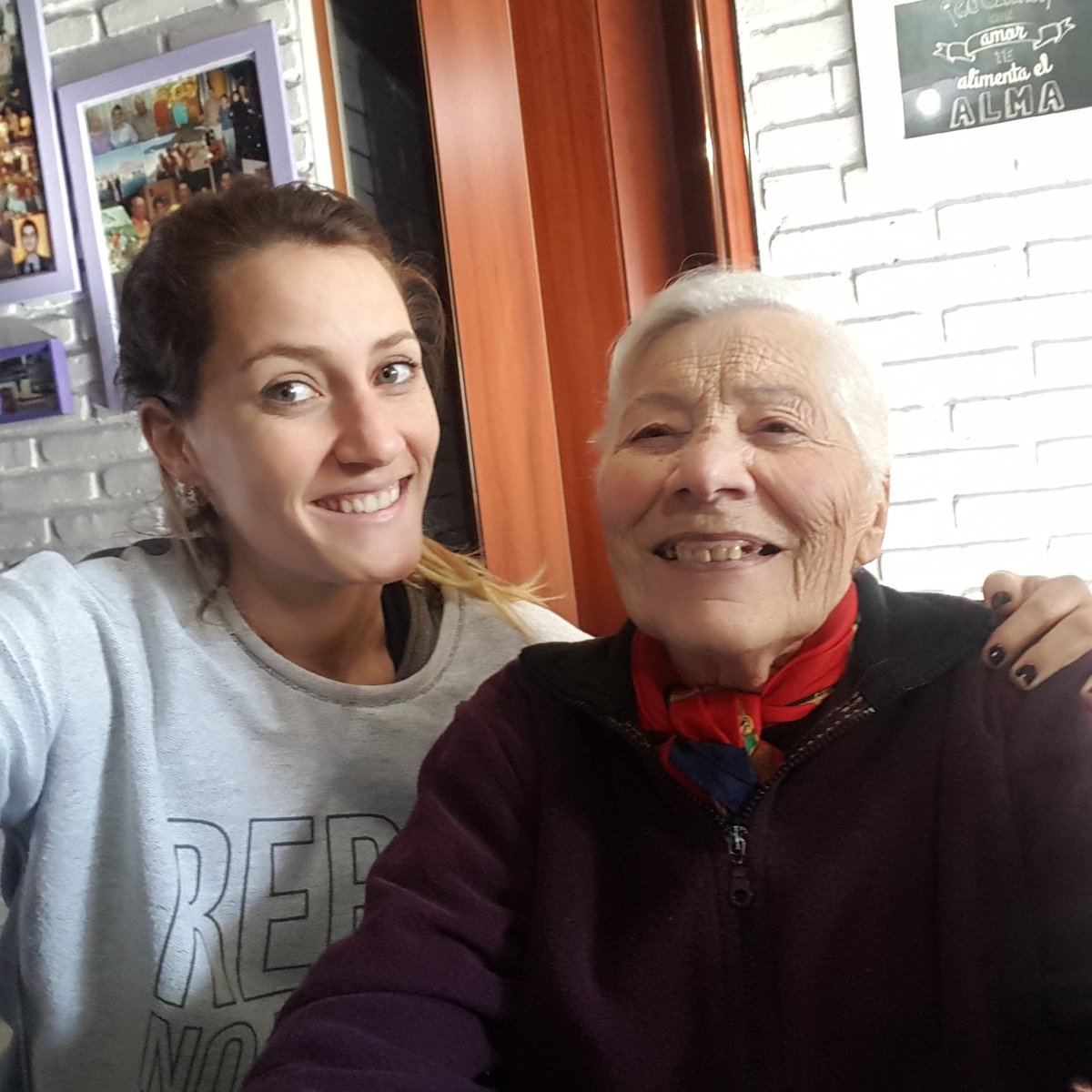 MicaViciconte's tweet photo. Gracias abuela por todos los momentos hermosos que vivimos, por tu generosidad y amor incondicional. 
Siempre en mi 💚. https://t.co/GlMtzPO455