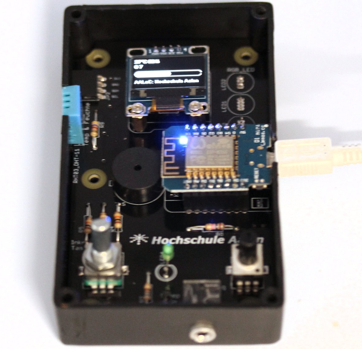 3DMechatronics's tweet image. Herr Prof. Dr. Bantel von der  @hochschuleaalen hat ein #Lerncomputer entwickelt, passend dazu wurde eine #Bibliothek (#AALeC.h) für #Arduino zur konvortablen Integration programmiert.
Doku: bit.ly/2OZr800
Bestelllink: bit.ly/2BzU1Ox
#Ausbildung #ESP8266 #Wemos