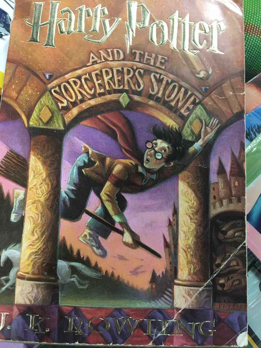 dougdKING5's tweet photo. This Saturday at four @GoodwillIntl @goodwillwa locations they’re having a #FreeBooksforTeachers Selah, Kent, Tacoma, and Olympia. A teacher can come and get 50 free books for their classroom. #ReadingisFundamental @TonyBlackTV is telling you about it #K5ImUp https://t.co/fGRxdbHIxb