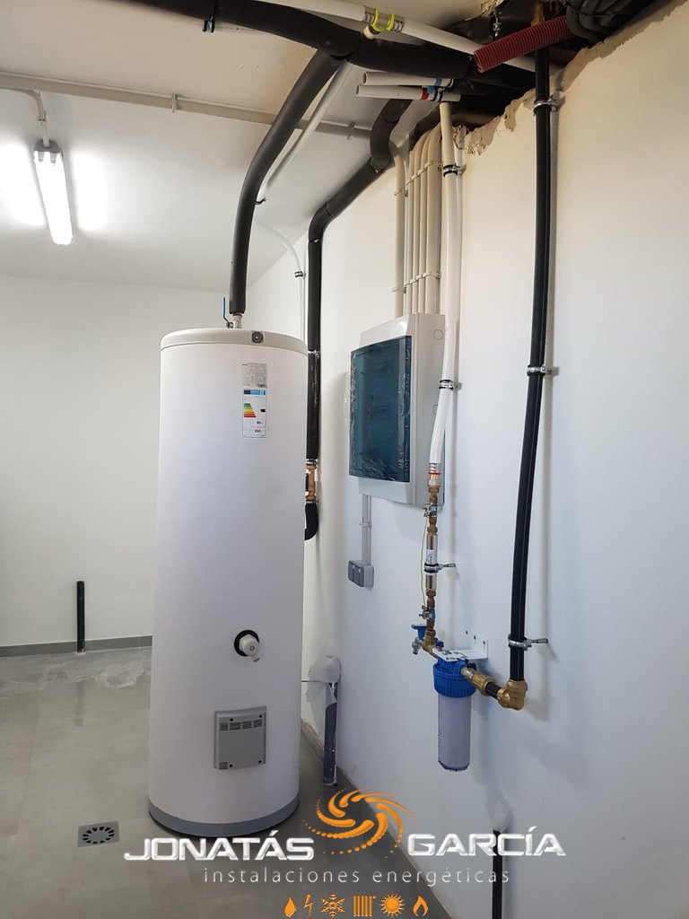 jonatasing's tweet image. Esta es la instalación del grupo de presión y del interacumulador en una de nuestras obras. Cuenta con nosotros para cualquier reforma en casa, obra completa, instalaciones energéticas, ... 654 06 81 59  info@jonatasgarcía.com
#obraMálaga #obraMarbella #reformas