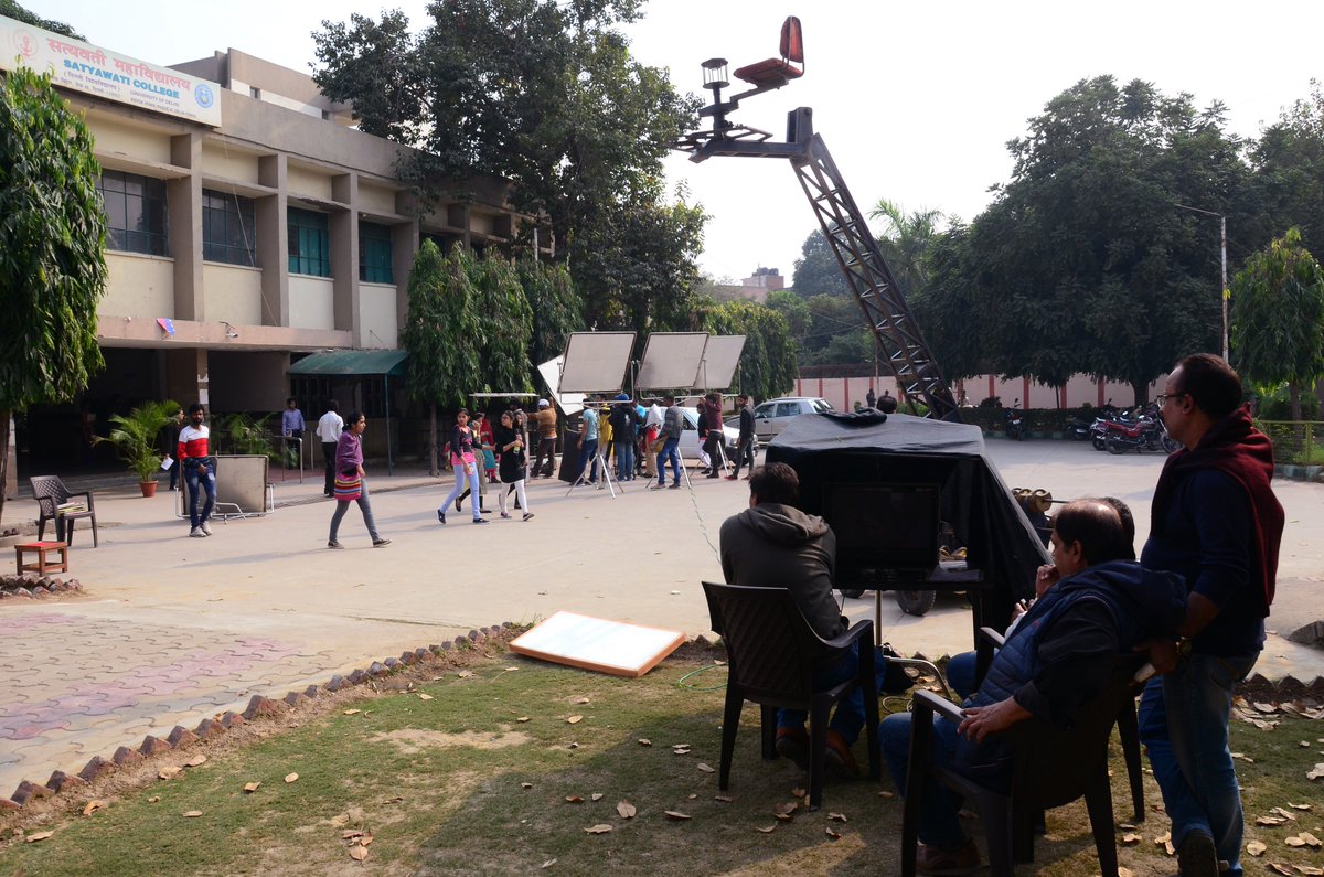 Creat_Channel's tweet photo. "#Movie making is telling a story with the best technology at your disposal"- #TomHanks
Some #BehindTheScenes moments from upcoming serial #Vijeta
#CreativeChannel #Production #Shoot #LightsCameraAction #PolioEradication @Sethi_Vikesh27 @Negi_Amar87 @ShreyaU_23 @PareekRakshita https://t.co/JdfFoCbHLT