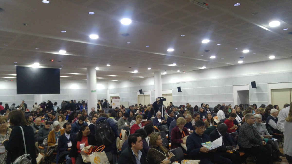 patriciapinasco's tweet photo. Seminario Internacional de Aprendizaje y Servicio Solidario #clayss  Gran experiencia!! Espacios tan importante para crecer como sociedad.. Gracias @aniberruezo y @UrtubeyJM por permitir que esto suceda!! .💙👦👧 https://t.co/G3iVq6IbRB