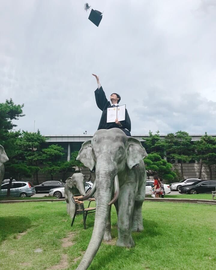 youngandnew1219's tweet photo. 영현아 졸업🎓 축하해ㅠㅅ ㅠ!!!!!!❤️🧡💛💚💙💜💯 https://t.co/ods5f5zb8i