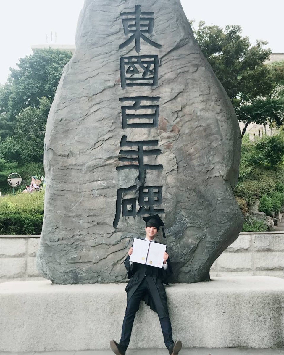 youngandnew1219's tweet photo. 영현아 졸업🎓 축하해ㅠㅅ ㅠ!!!!!!❤️🧡💛💚💙💜💯 https://t.co/ods5f5zb8i