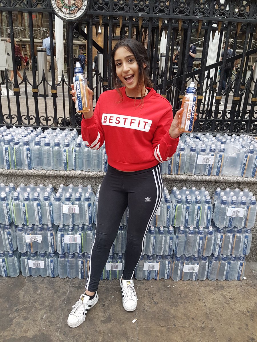bestfituk's tweet photo. We spent all morning handing out @wowhydrate sugar free electrolyte and vitamin water. Perfect boost for all the Londoners on their way to work!
#vitamins #healthy #Giveaways #Win #freebie #hydratelife https://t.co/1gGHtRiAJ5