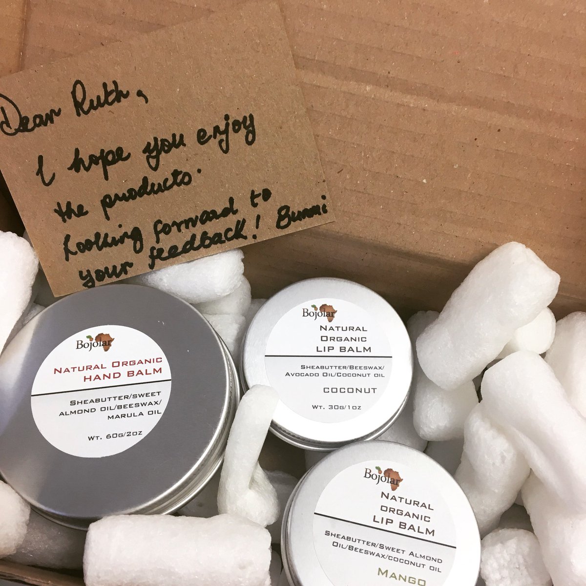 I’ve been testing out these lovely products from @bojosheabutter6 and OH MY the lip balms are amazing! Highly recommend them if you’re looking for something that nourishes as well as smells amazing... not to mention it comes in a very handy and recyclable tin! 💋 #BojolarSkincare
