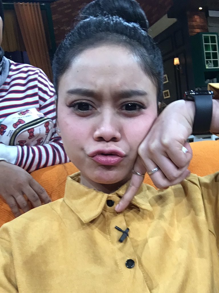 Nonton terus yah seru nih ini talkshow 
#LestyKejoraAtITSNetTV