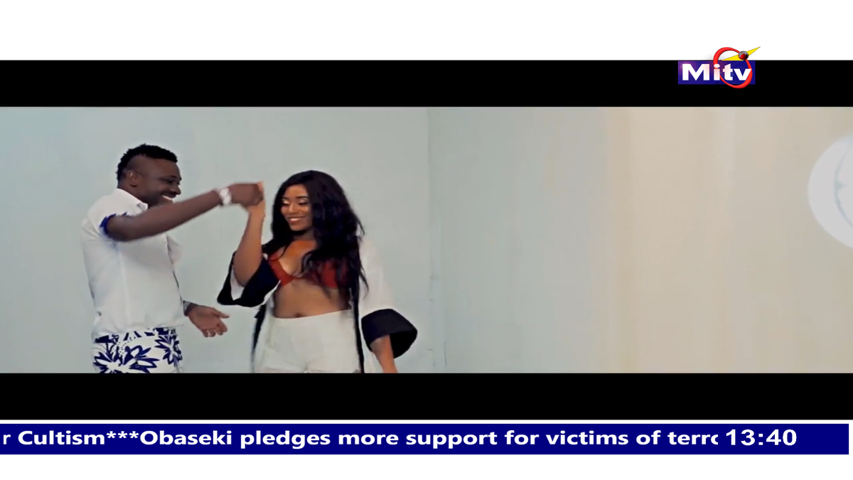 AkintayorTimmy's tweet photo. #np love me @Tzypanchak @tzypanchakfans #lunchhour with @AkintayorTimmy #mitvlagos dstv 255 https://t.co/RBWt7cc77p