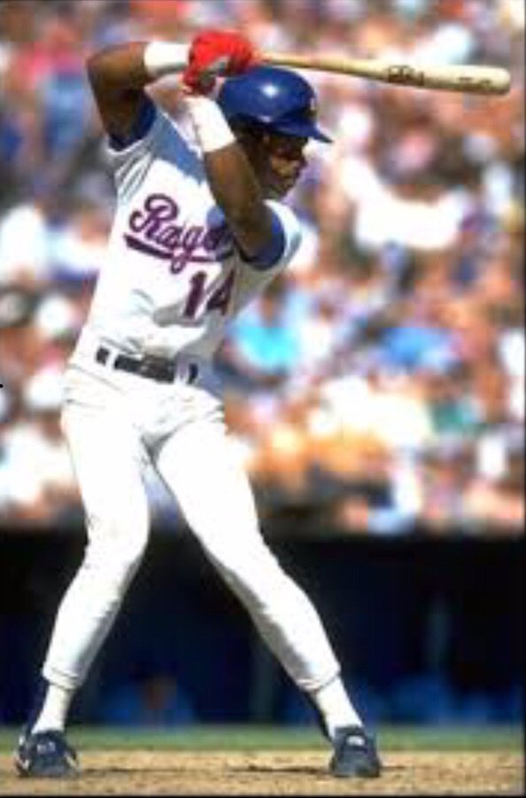 Happy 60th Birthday to Julio Franco!

A great hitter with an equally great batting stance. 