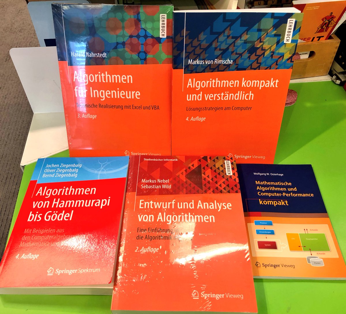 algorithmthink's tweet image. #AlgorithmicThinking #books #Algorithmen #ML #AI #machinelearning #artificialintelligence #book #Bücher #STEM #applied #math #physics #technical #engineering #Python #programming #coding #Hacking ... #think #algorithms