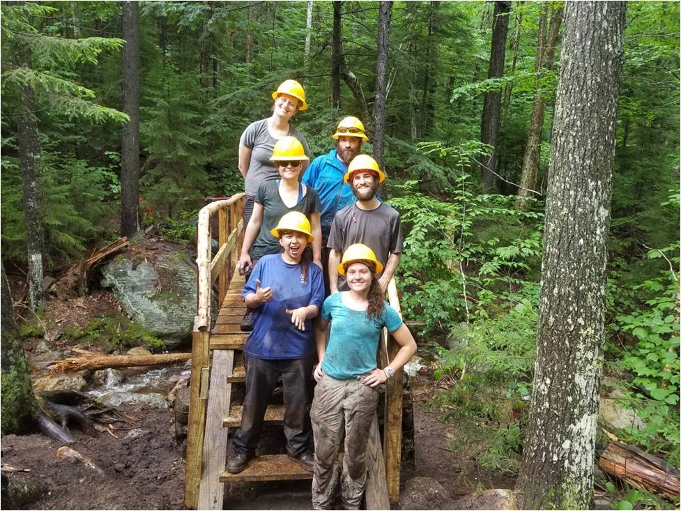 NHStateParks's tweet photo. Crawford Notch Bridge Now Complete! Go behind the scenes with @the_sca trails crew &amp; see what it took: https://t.co/Hzb2aK8LK5 https://t.co/0gAijzCDtl