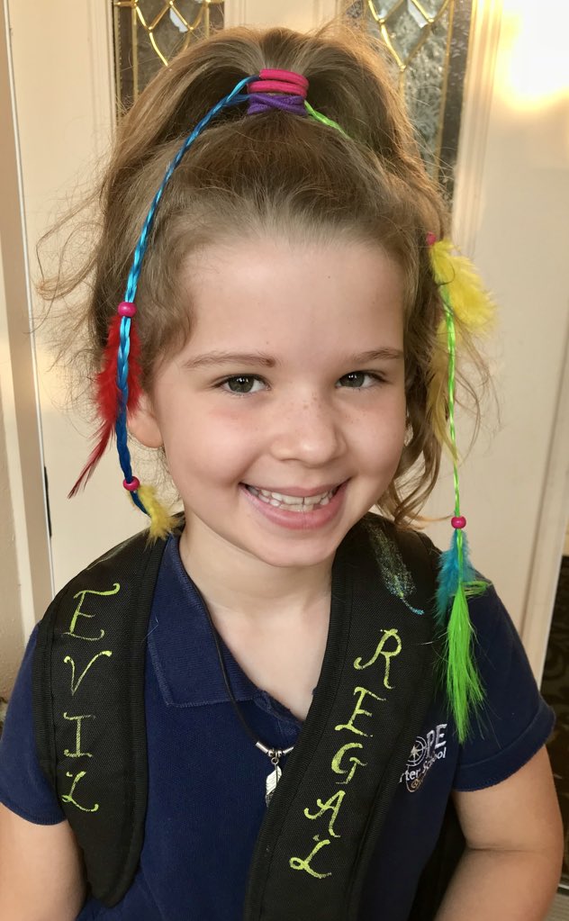 lgwinfl's tweet photo. #ThursdayThoughts Thinking about all our #EvilRegals Friends & @LanaParrilla We’re ALL decked out in our Evil Regal gear and ready for school. We hope everyone has a beautiful day! #MiniEvilRegals ❤️ #yourFLgirls https://t.co/FtaZfe9BXI