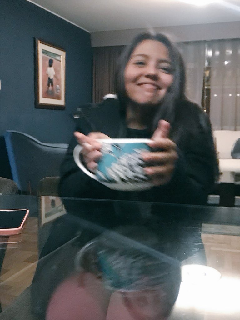 MajoOrtega_94's tweet photo. Ayer en el té de tias con las de mi prom, fracasando en ser influencer #simplementeyop #amelataza https://t.co/LvKMJkFAyG