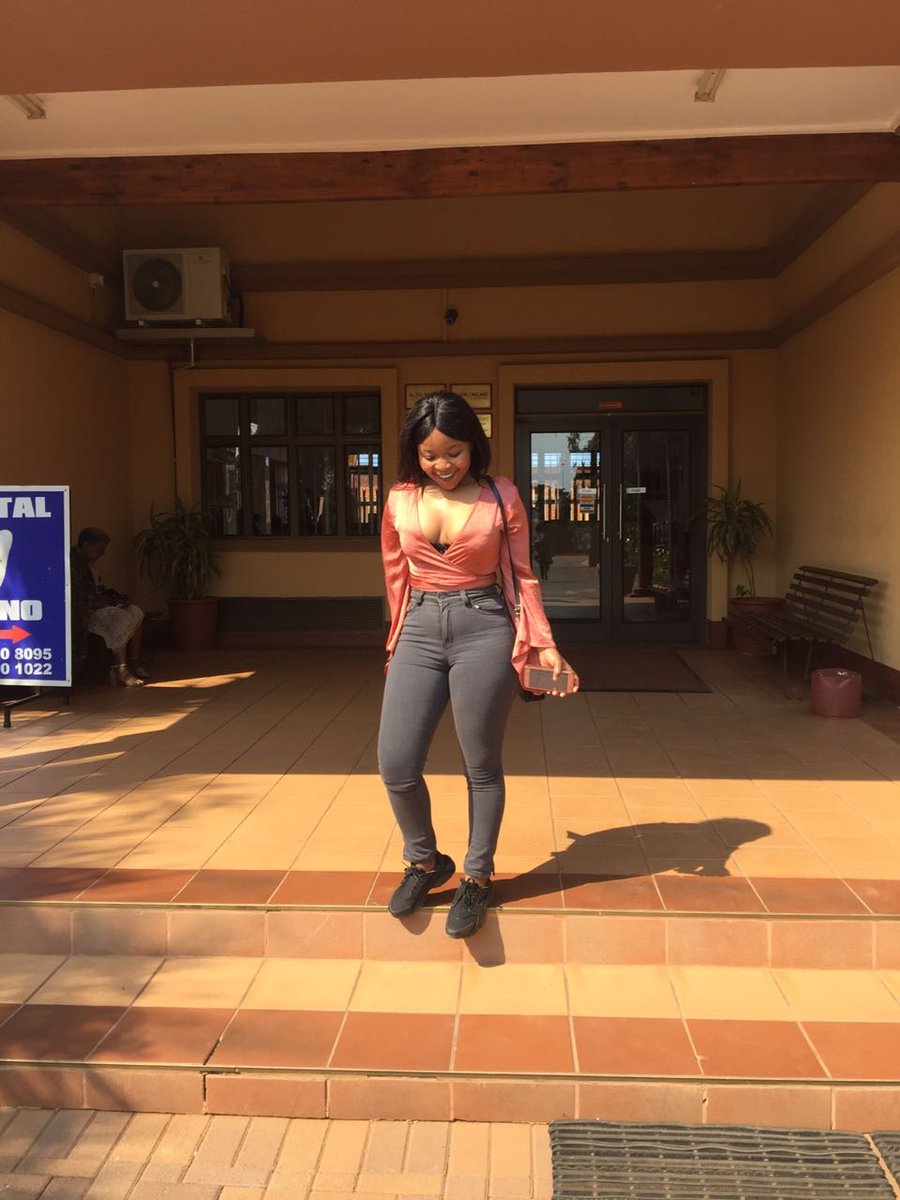 Tladi_Dainty's tweet photo. Once upon a Thursday❤😍
#DropYourOutfitLook https://t.co/afPDAW7vQR