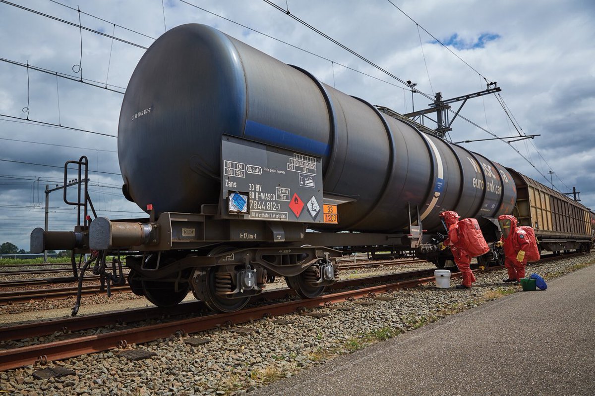 Ambachtveilig's tweet image. Wist u dat er in onze gemeente ook een trein rijdt?  De Betuweroute, in Sophiaspoortunnel, loopt door onze gemeente. Bij incidenten komt de calamiteiteorganisatie van   @Prorail Maak kennis met hen tijdens de Zomerparkdag! #ZPD18