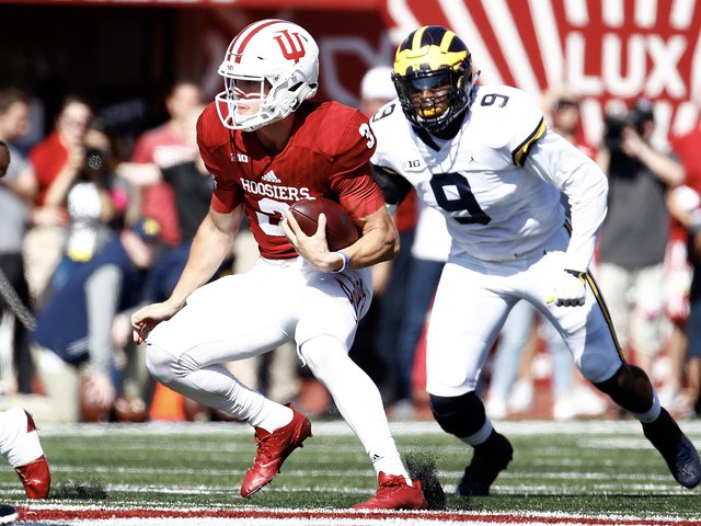 WCPO's tweet photo. Former Elder High School standout named starting quarterback for Indiana University https://t.co/WHN0s1Y2Fk | Story by @MikeDyer https://t.co/I6a07hyif8