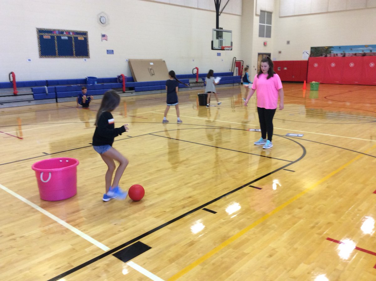 pe4everykid's tweet photo. Great way to “break the back to school ice” by working with multiple partners to complete fitness &amp; skill challenges in #physed This sheet was created by @tall_kelly Follow her on Twitter! #Geneva304 @Williamsburg304 #Gamechanger304 #IAHPERD https://t.co/SRBLVTRaE1