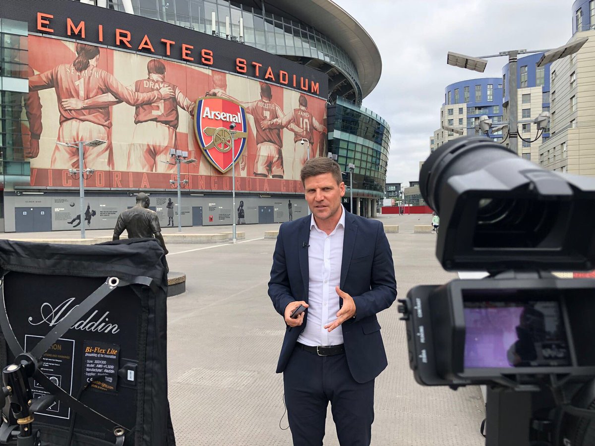 ReutersLocSvcs's tweet photo. .@MattGooders reporting live for @euronews outside #emiratesstadium in London as ex #arsenal forward #ThierryHenry closes in on move to #Bordeaux as coach #broadcastnews #livepositions https://t.co/7BYxbhCq5T