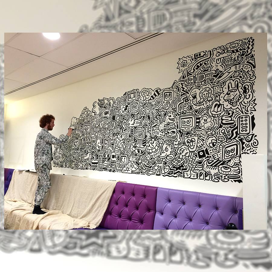 viacomtalent's tweet photo. #TBT @itsmrdoodle at Hawley HQ giving us an art makeover!

#vimnfamily #art #lovemyjob #mrdoodle #TBThursday #ThrowbackThursday #doodleman https://t.co/tUg28Z1aPf