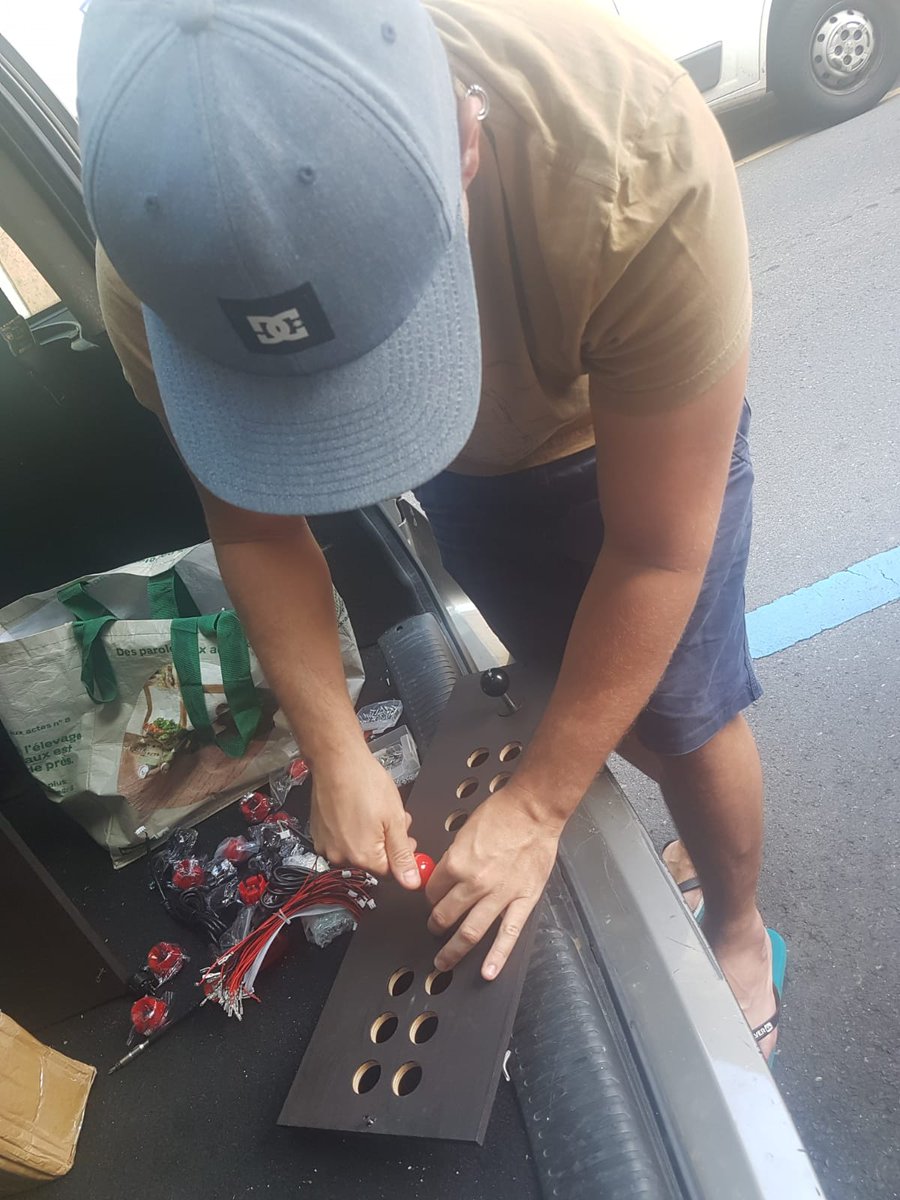 wunderbard_ch's tweet photo. Getting ready for Numerik Games! #arcade #sun #road #hype #dreamteam #newglasses https://t.co/UbR8OXarPF